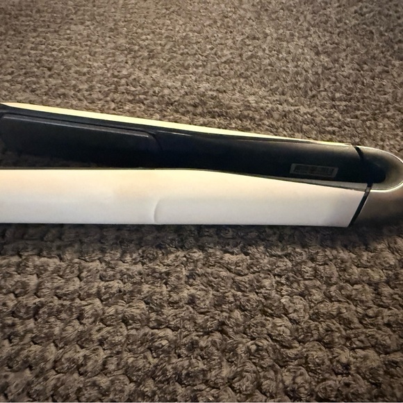 GHD Chronos Professional HD motion-responsive styler. Wide 2" Ceramic Plates. - Picture 3 of 3